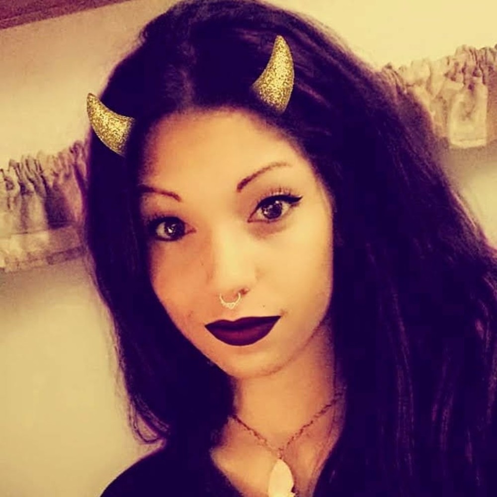 Meet your Posher, Chloe